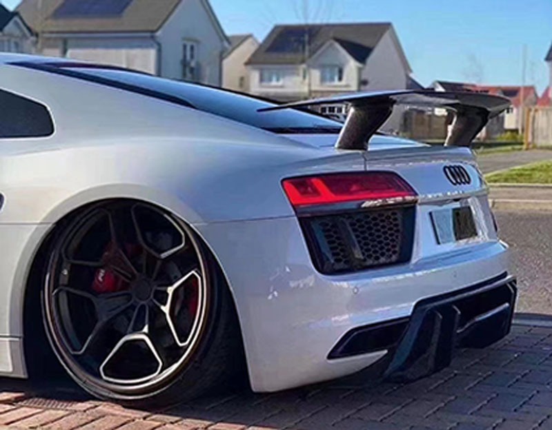 For Audi R8 Carbon Fiber Diffuser