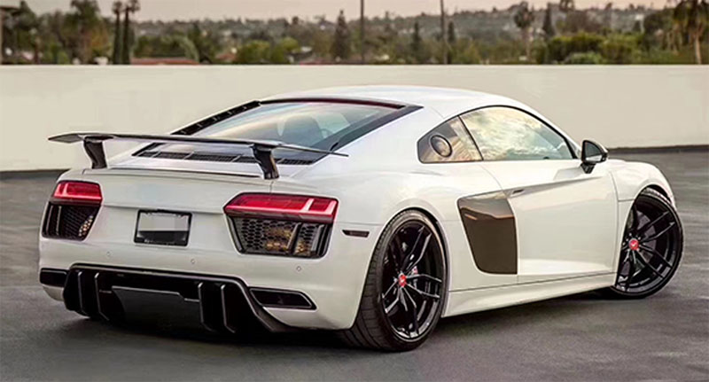 For Audi R8 Carbon Fiber Diffuser