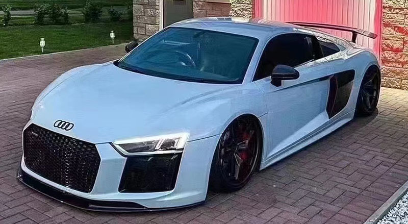 For Audi R8 Carbon Fiber V style Front Lip