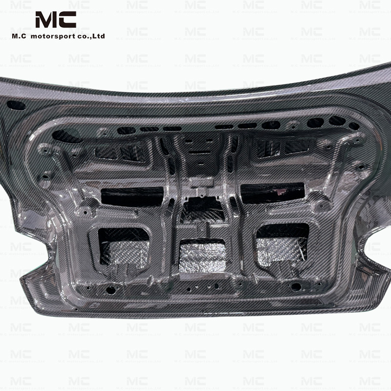 For BMW G87 CSL Style Carbon Fiber Trunk Lid 
