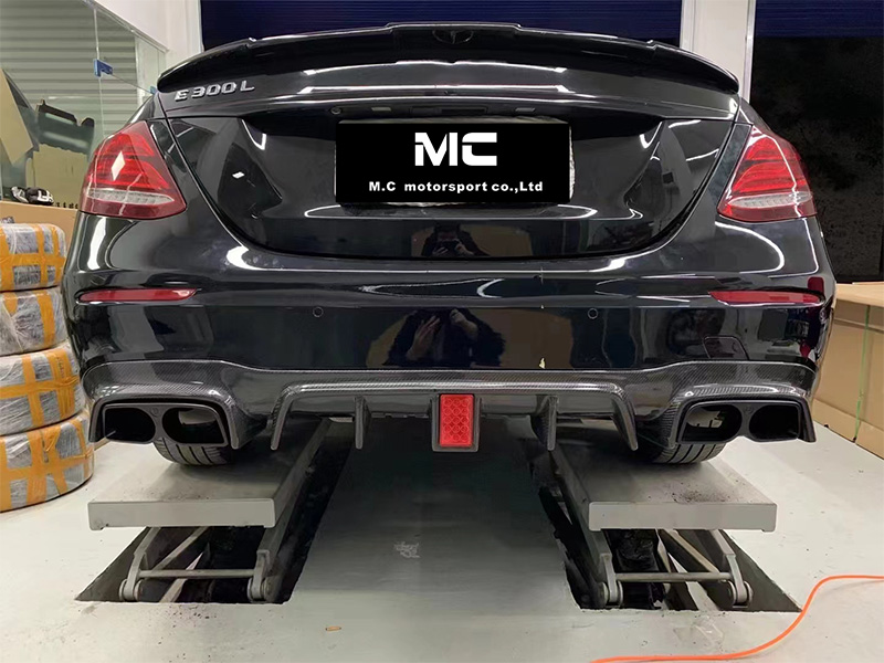For Mercedes Benz Brabus Style Carbon Fiber Rear Diffuser 2016--2021